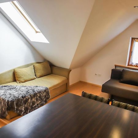 Lovely Apartment In City Center Of Jelenia Gora. Exterior photo