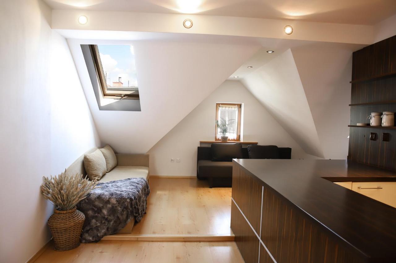 Lovely Apartment In City Center Of Jelenia Gora. Exterior photo
